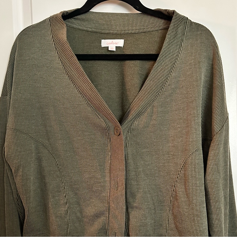 Olive Ribbed Cropped Cardigan. Size L. - Picture 2 of 4